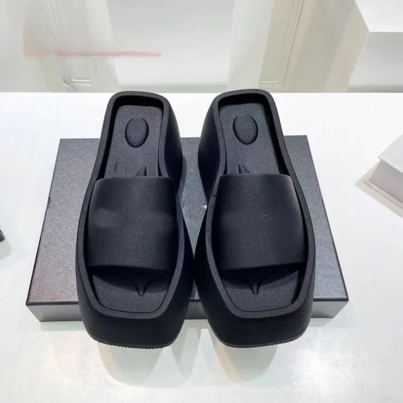 High version thick sole slippers, 2023 Summer sponge cake shoes,extra height, versatile, solid color, one line slipper for women