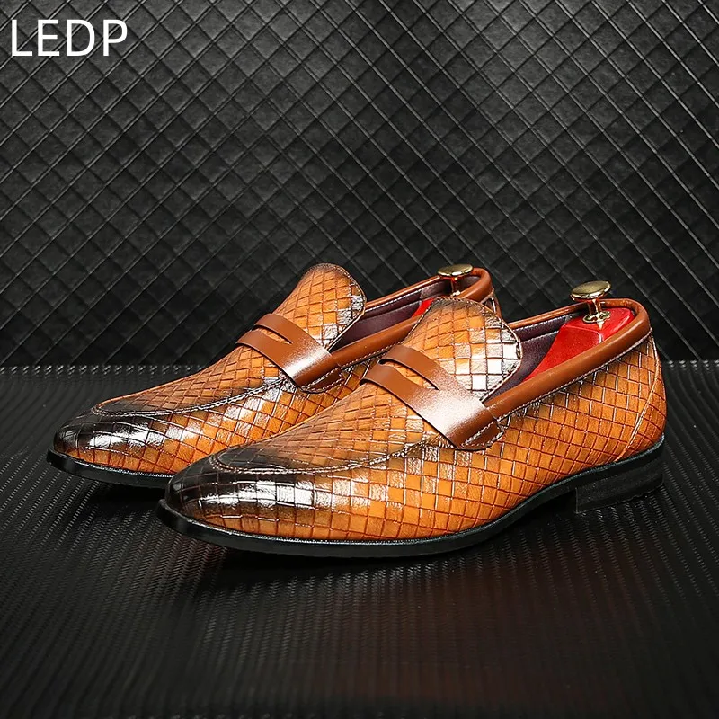 

Men's Leather Shoes Men's Hairstylist British Casual Shoes Pointed Toe Loafers Fashion Flat Comfortable Trendy Men's Dress Shoes