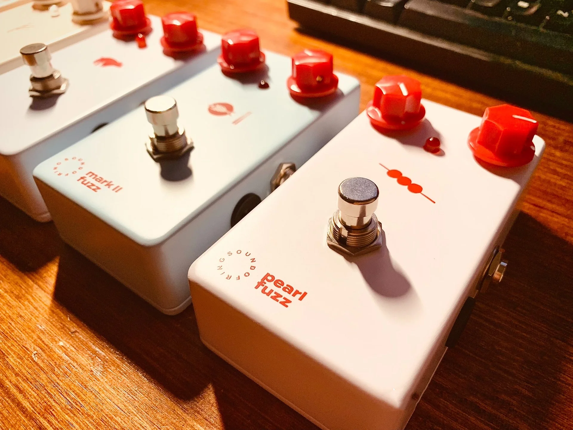 Инструмент для гитарных эффектов LILT TONE BENDER Mark 1 5 ЖЕМЧУГОЙ FUZZ