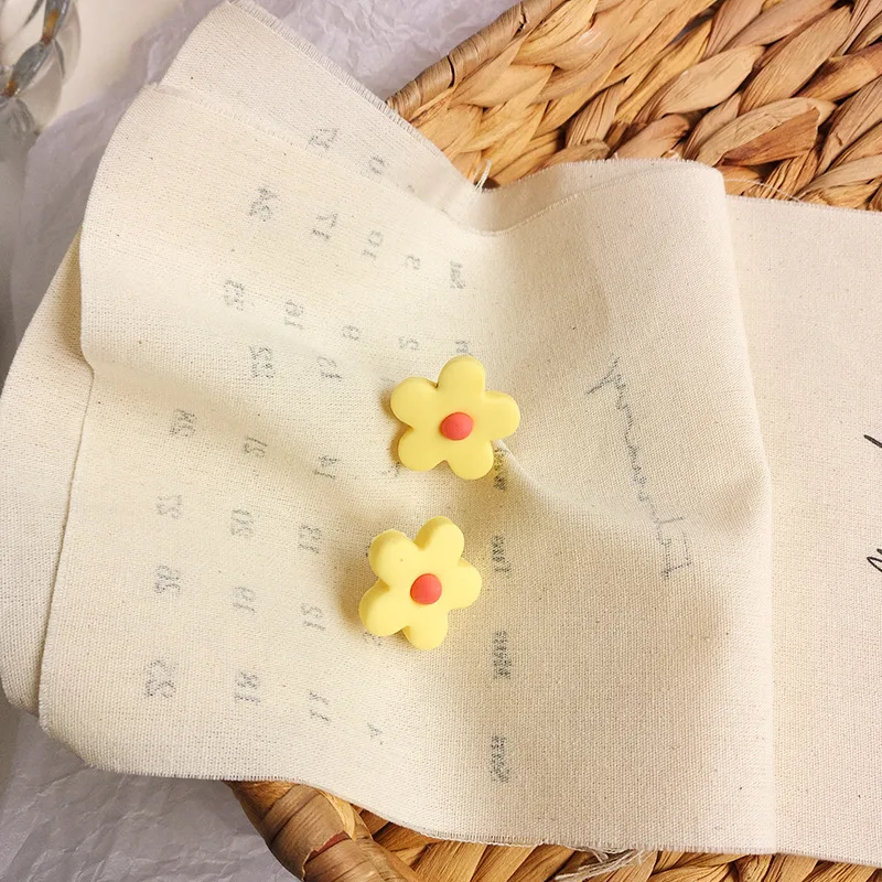 Летние крутые и элегантные серьги в виде цветка из смолы модные дикие