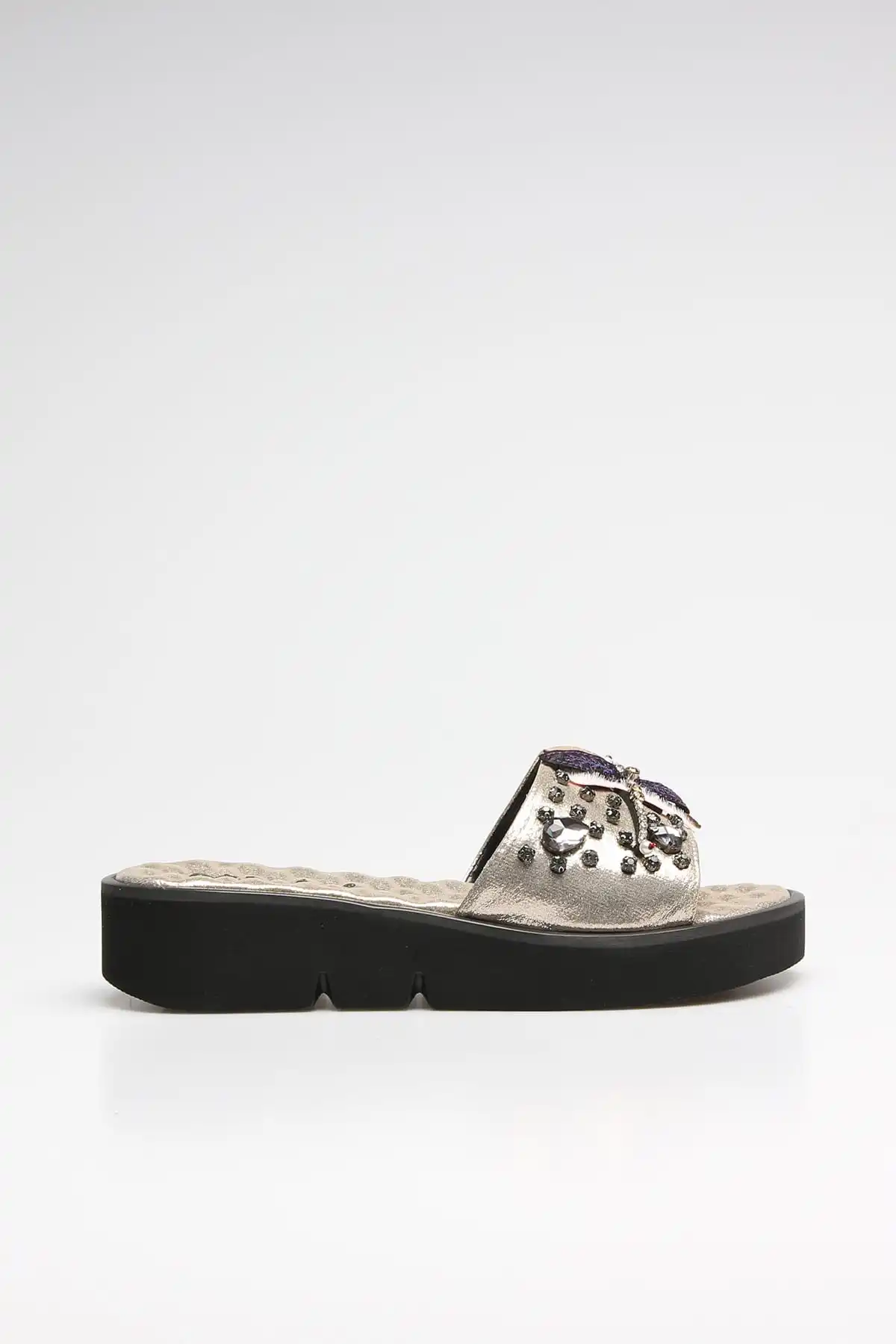 

Fashion Style Gold Women's Slippers Sandals And Slippers