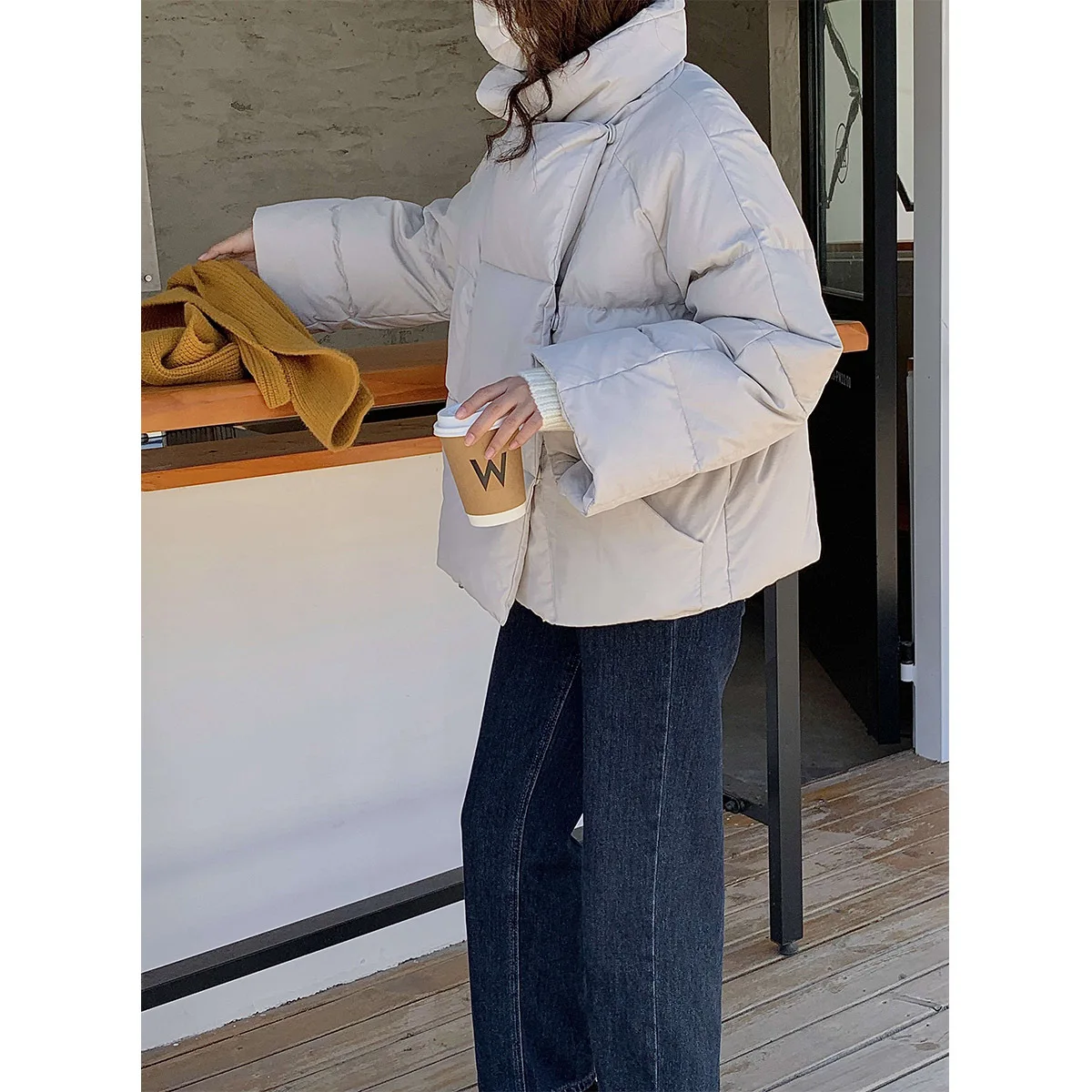 Korean Version of The Loose Stand Collar Thickened Down Jacket Women's Winter Small Popular New Thin Short Jacket Puffer Jacket