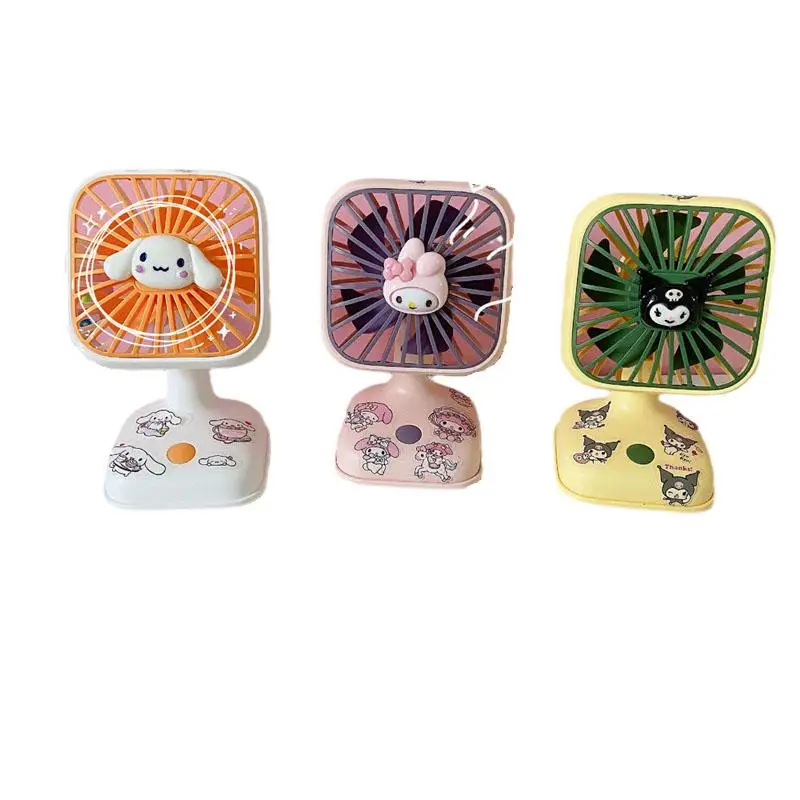 

Маленький настольный вентилятор Kawaii Sanrio Kuromi Cinnamoroll, милый мини ручной бесшумный портативный Usb Электрический вентилятор для студенческого ...