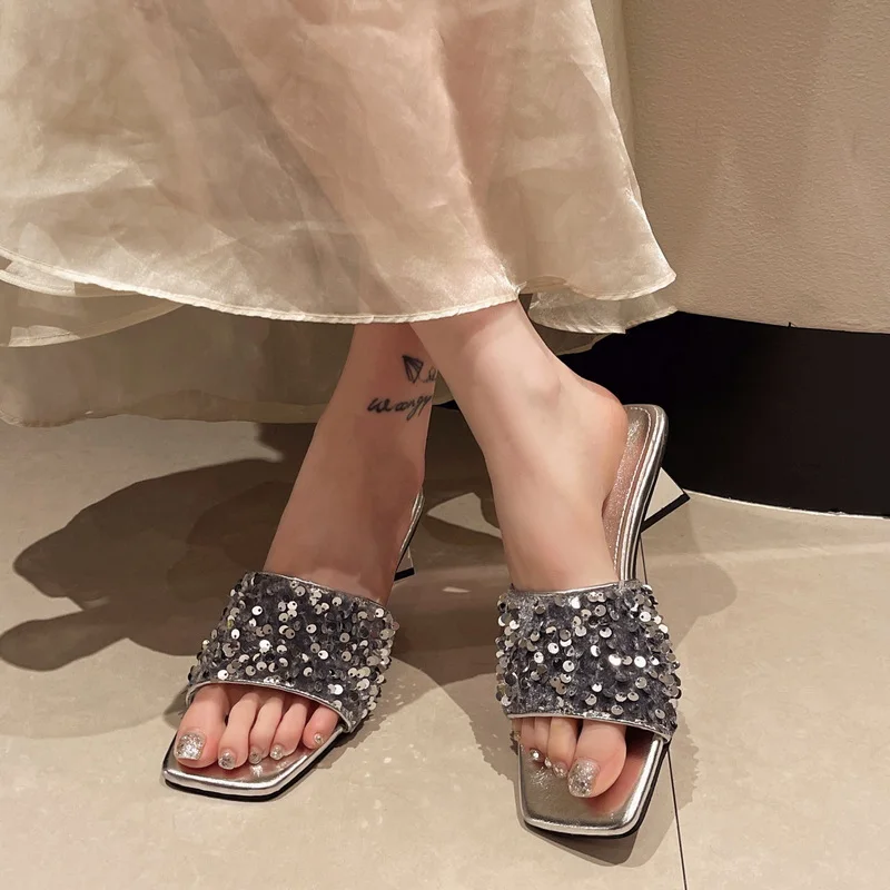 Новинка 2024 тапочки FHC на квадратном каблуке Сланцы высоком женские пляжные туфли