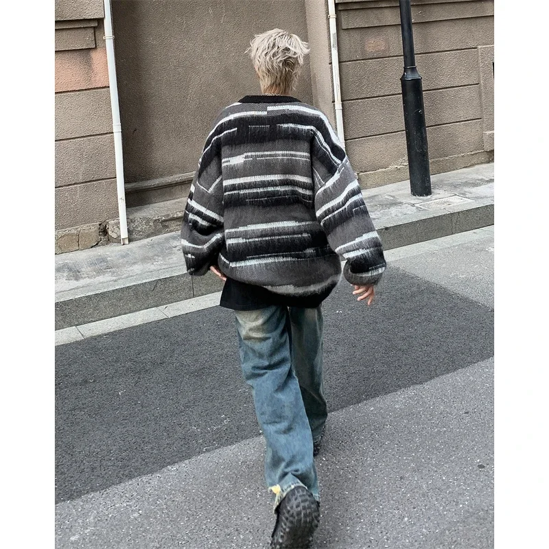 Свитер мужской в полоску пуловер оверсайз контрастных цветов модная свободная
