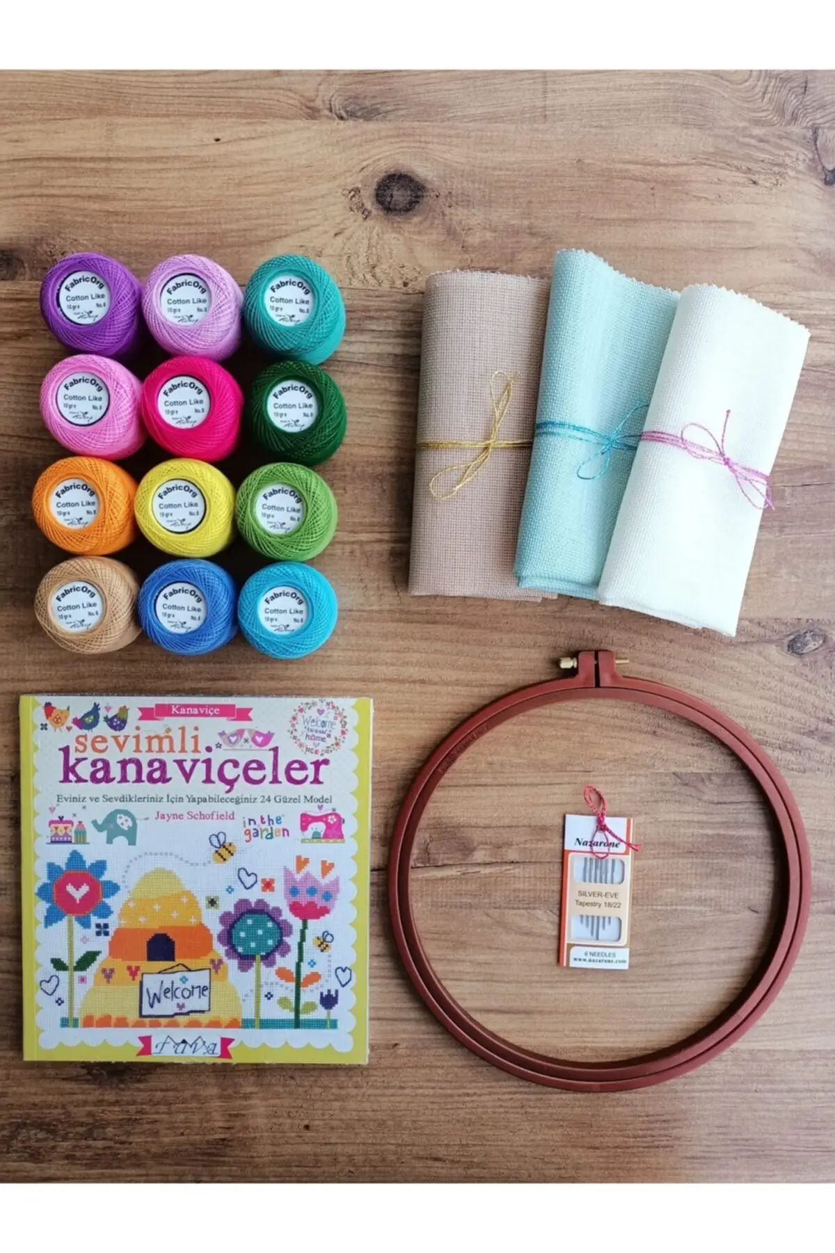 

Набор для вышивки крестом в виде книжки