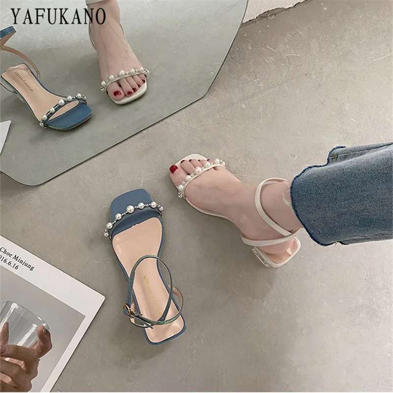 

Нежные женские модные сандалии на высоком каблуке, украшенные жемчугом, прозрачные сандалии с ремешком на щиколотке и на массивном каблуке,...