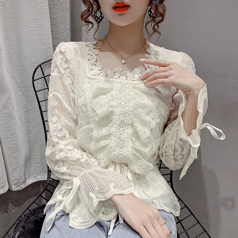 

Bottom shirt autumn 2022 new style shirt foreign style square neck slim fit white French blouse women's trend lace tops