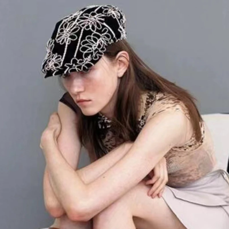 Новинка 2024 черные береты с вышивкой в нише для женщин модные дорожные корейские