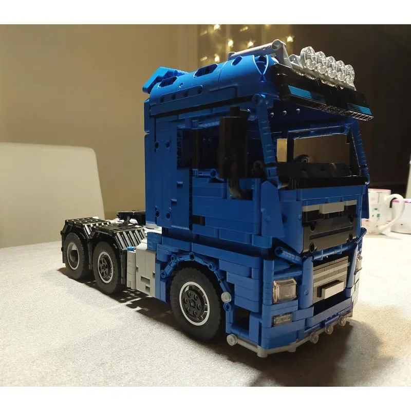 Детский конструктор с полу-прицепом и дистанционным управлением