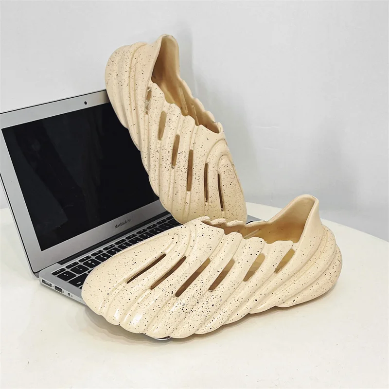 2022 Fashion New Women Summer Shoes Sandals Women's Holes Sandals Hollow Breathable Flip Flops men Outdoor Beach Slippers Shoes