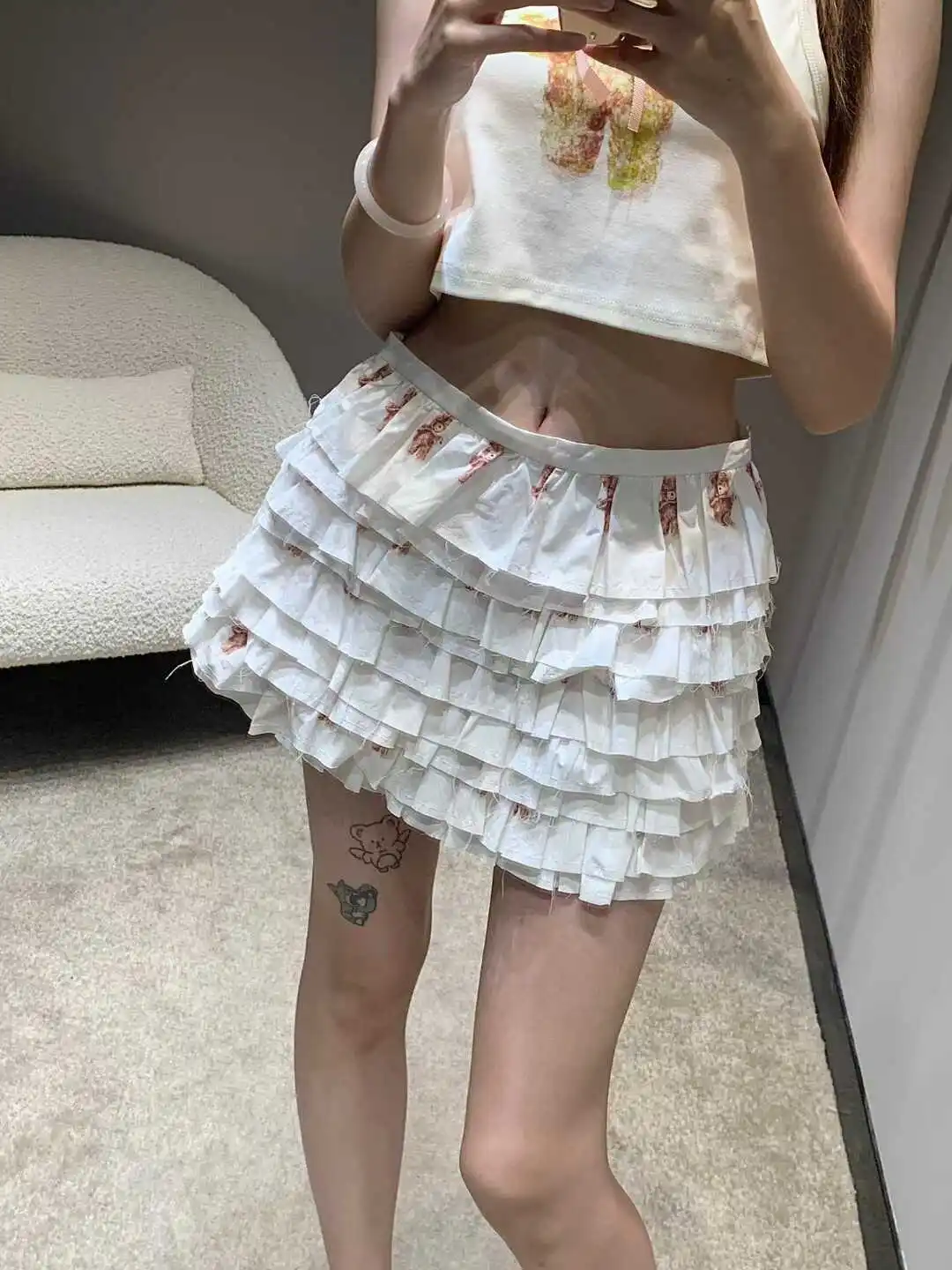 2024 Spring and Summer New Set Women Bear Sleeveless Vest Top + High Waist Wooden Ear Short dress Cake Skirt |