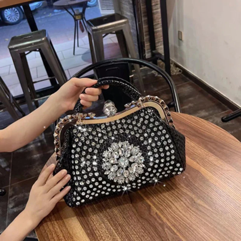 

High-quality shoulder bag women's summer 2022 new explosive texture niche messenger bag large-capacity diamond-encrusted handbag
