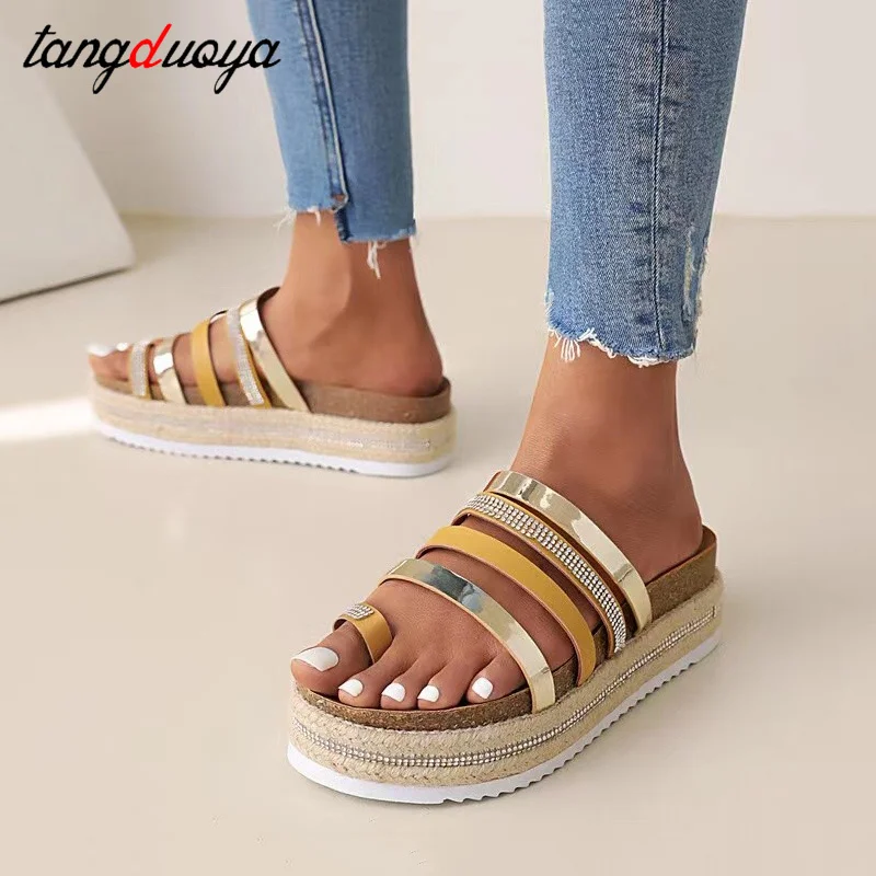 

Женские шлепанцы на танкетке, сандалии на среднем каблуке, 2023