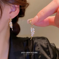 korean luxury fashion exquisite micro zircon earrings for lady glamour leaf temperament earrings aesthetic bijoux ear ring