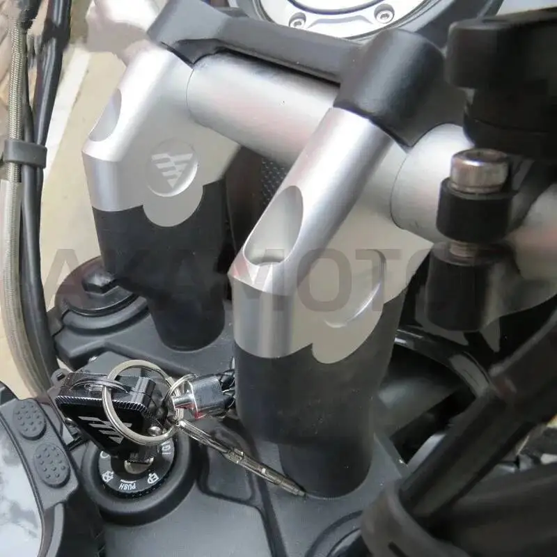 Фото Крепление-зажим для верхней крышки руля Loncin Voge 300ac/300ds Lx300-6c №3