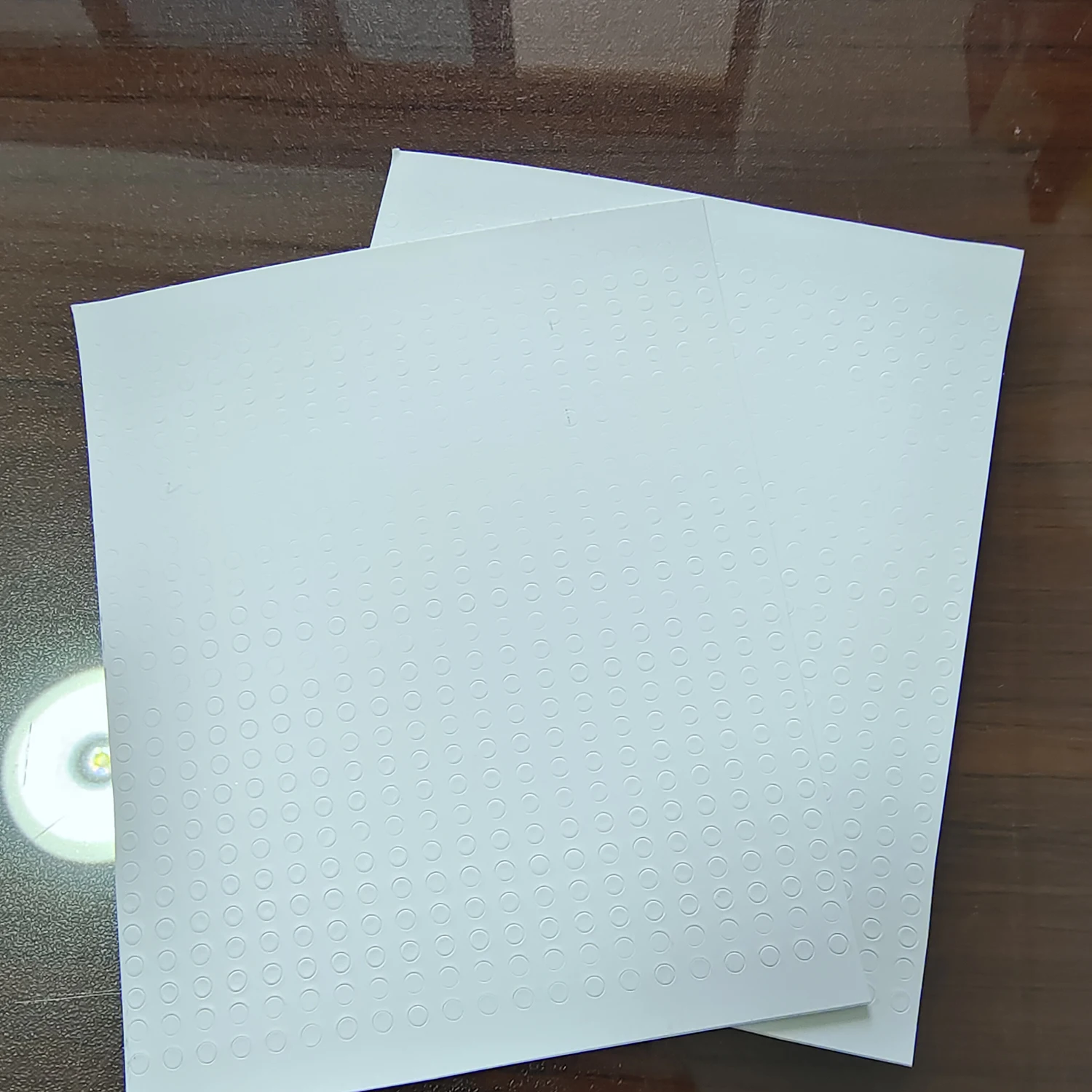 

Гарантийные стикеры из бумаги