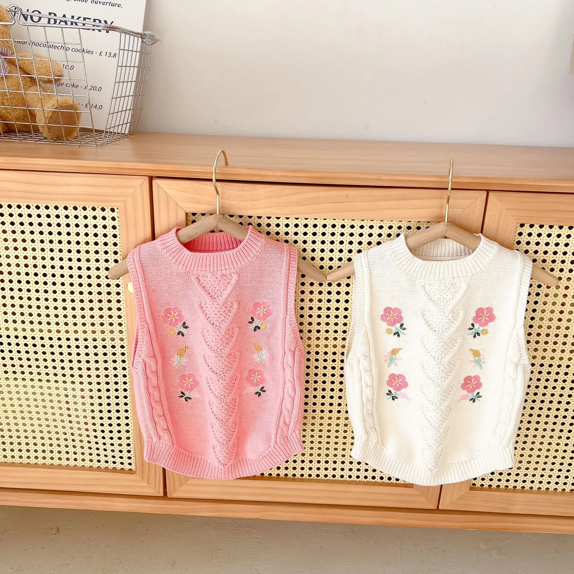 Милый однотонный хлопковый трикотажный кардиган с круглым вырезом и длинными