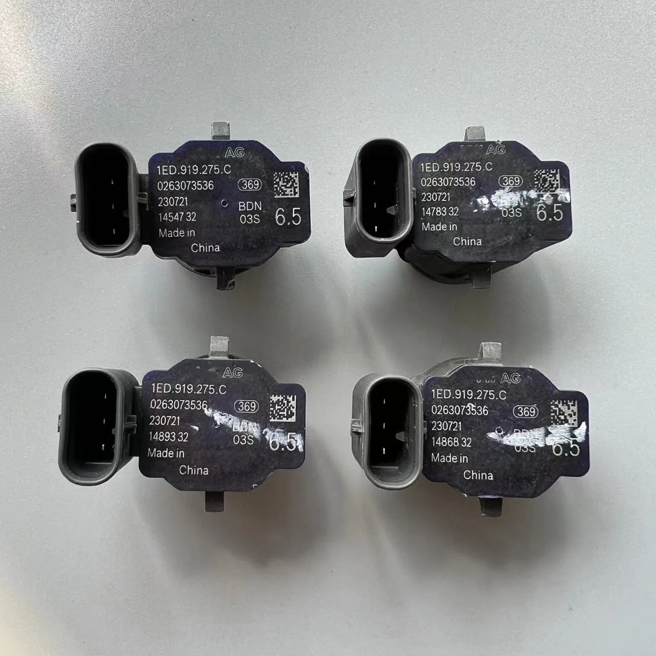 

Для VW ID3 ID4 ID6 система помощи при парковке радар боковой помощи 1ED 919275 C