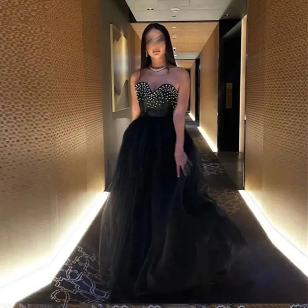 

Black A Line Saudi Araiba Evening Dresses Crystal Beads Sweetheart Long Evening Party Dress Elegant Dubai Formal Prom Gowns