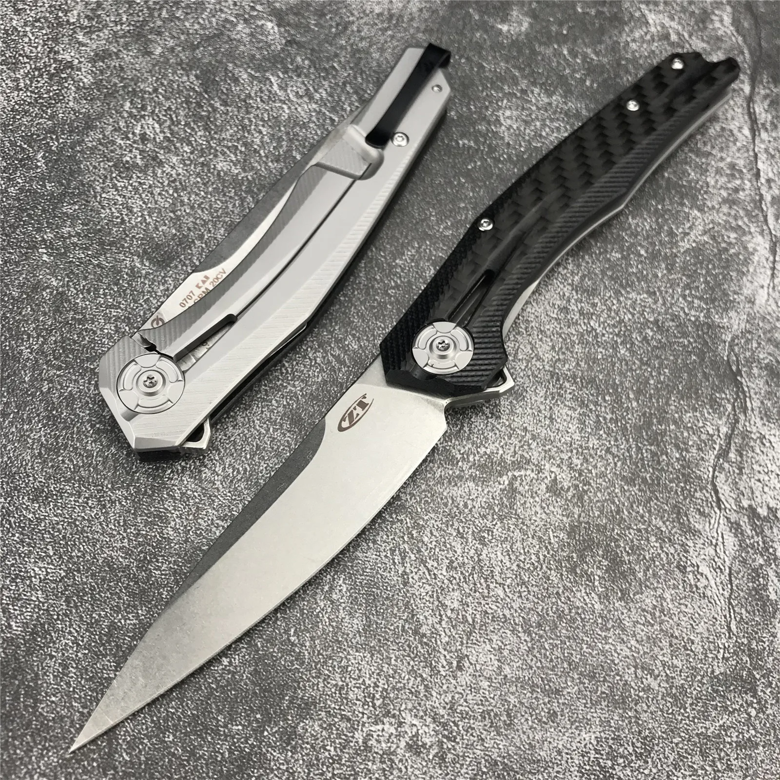 

Тактический складной нож ZT 0707 из углеродного волокна с шарикоподшипником