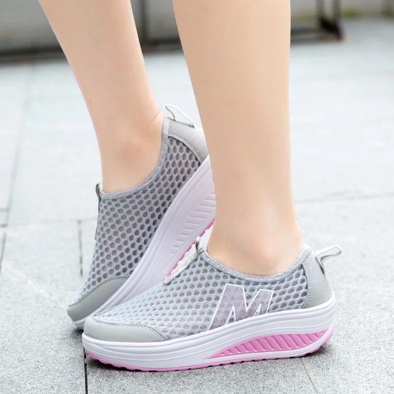 Summer Women's Walking Shoes Lightweight Breathable Sports Shoes Lazy Thick Bottom Shake Casual Shoes