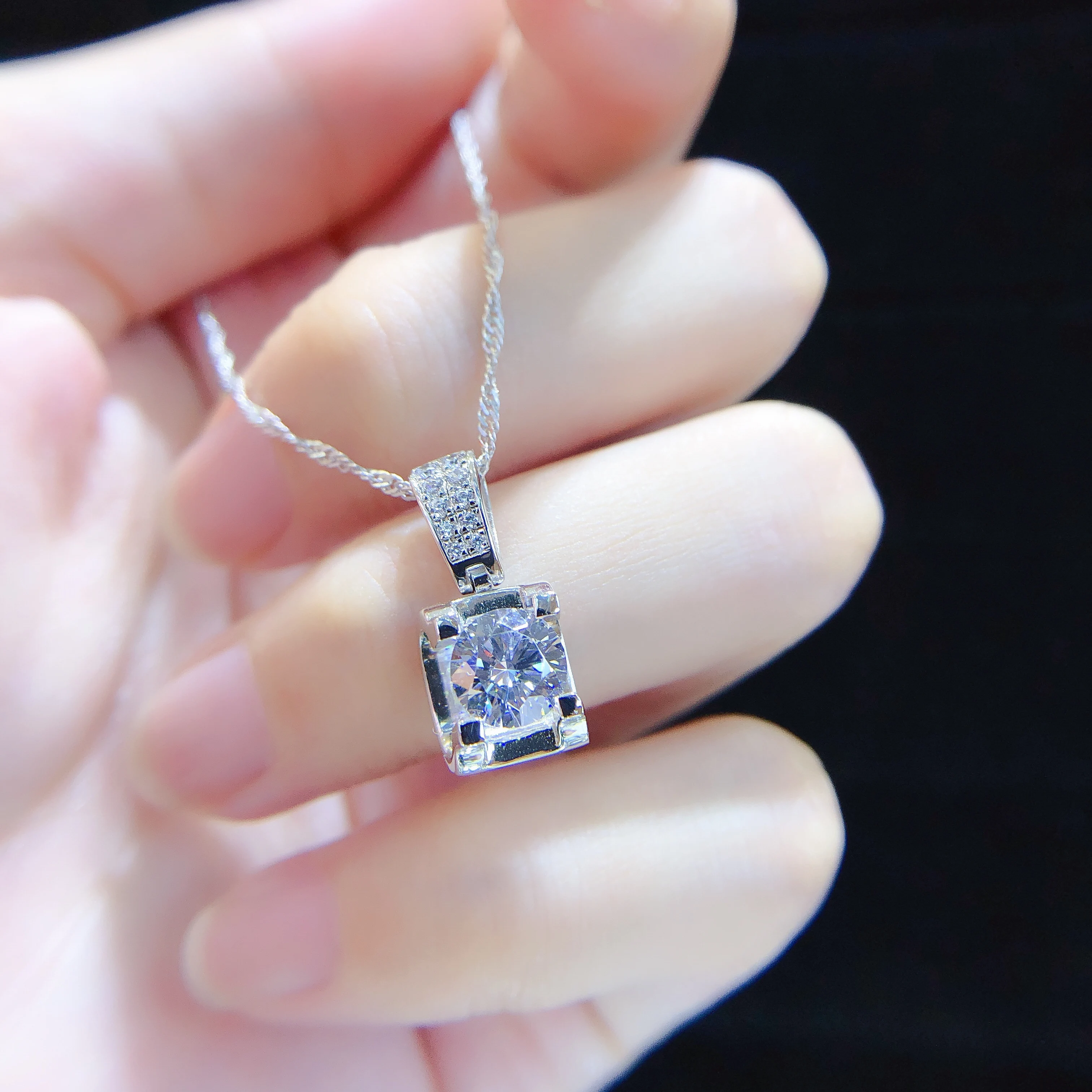 

Изысканная бижутерия 1Ct круглая подвеска D VVS1 Муассанит для женщин Роскошная качественная Платина 950 Свадебная Подвеска Ожерелье P058