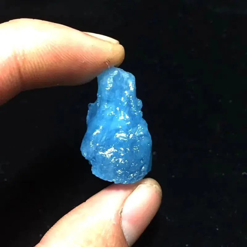 Natural Crystal Raw Ore Ice Species Marine Blue Treasure Raw Stone Carving Material Gem Bare Stone Mineral Specimen Pendant Neck