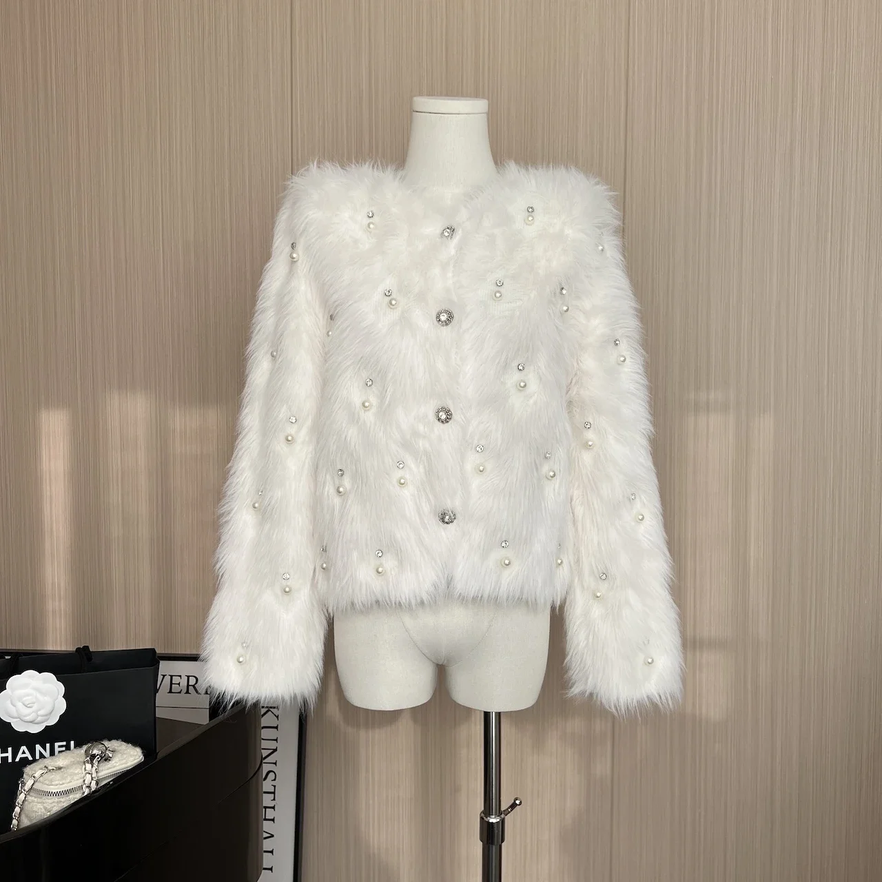 Оригинальный дизайн пальто из искусственного норкового меха однобортное белое