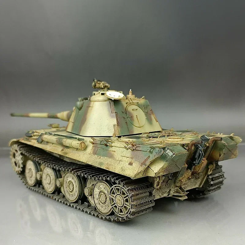 Фото Комплект модели Amusing Hobby в масштабе 1/35 35A018 Panzerkampfwagen Panther II средний танк №3