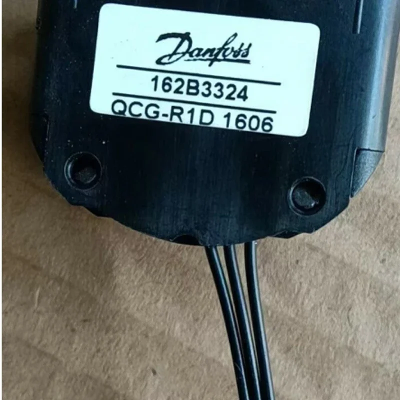 Для Danfoss 162B3324 162B3309 11145231 162B3301 11004981 162B3325 QCG-R1D 1606 Датчик переключателя