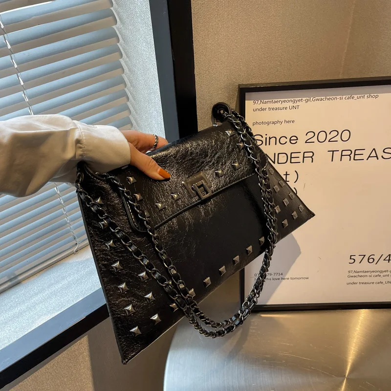 

Trendy Brand Design Rivet Chain Small Shoulder Bags For Women Flap Messenger Bag Fashion Envelope Package Designer Handbag Bolsa