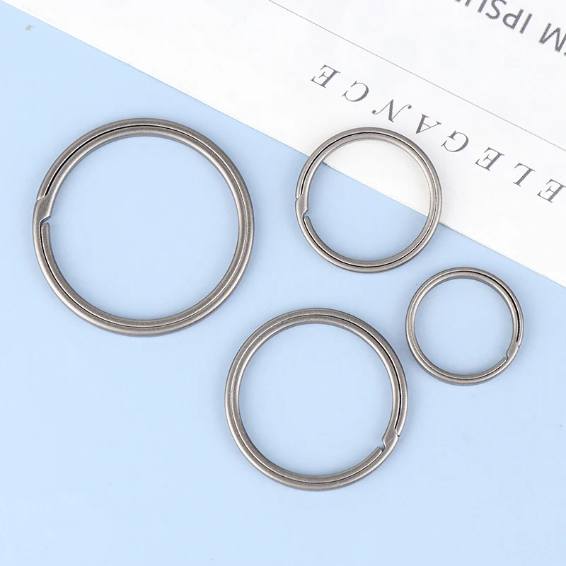 

Titanium Alloy Keyring Side Push Ring Metal Keyring Multi Clock Specification Automotive Keyring