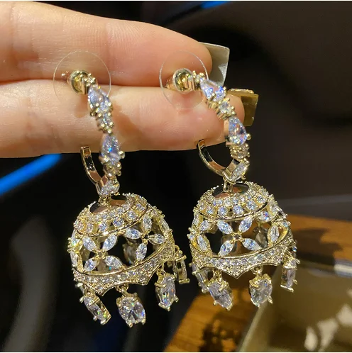 

2023 Women Diamond gold lantern water drop tassel vintage bell earrings