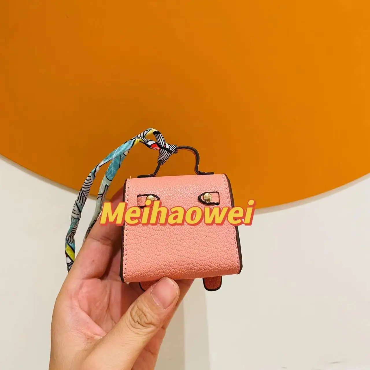 2022 New Mini Lychee Pattern Smiley Bags, Earphone Bags, Car Accessories, Birthday Gifts, Various Holiday Gifts, Etc.