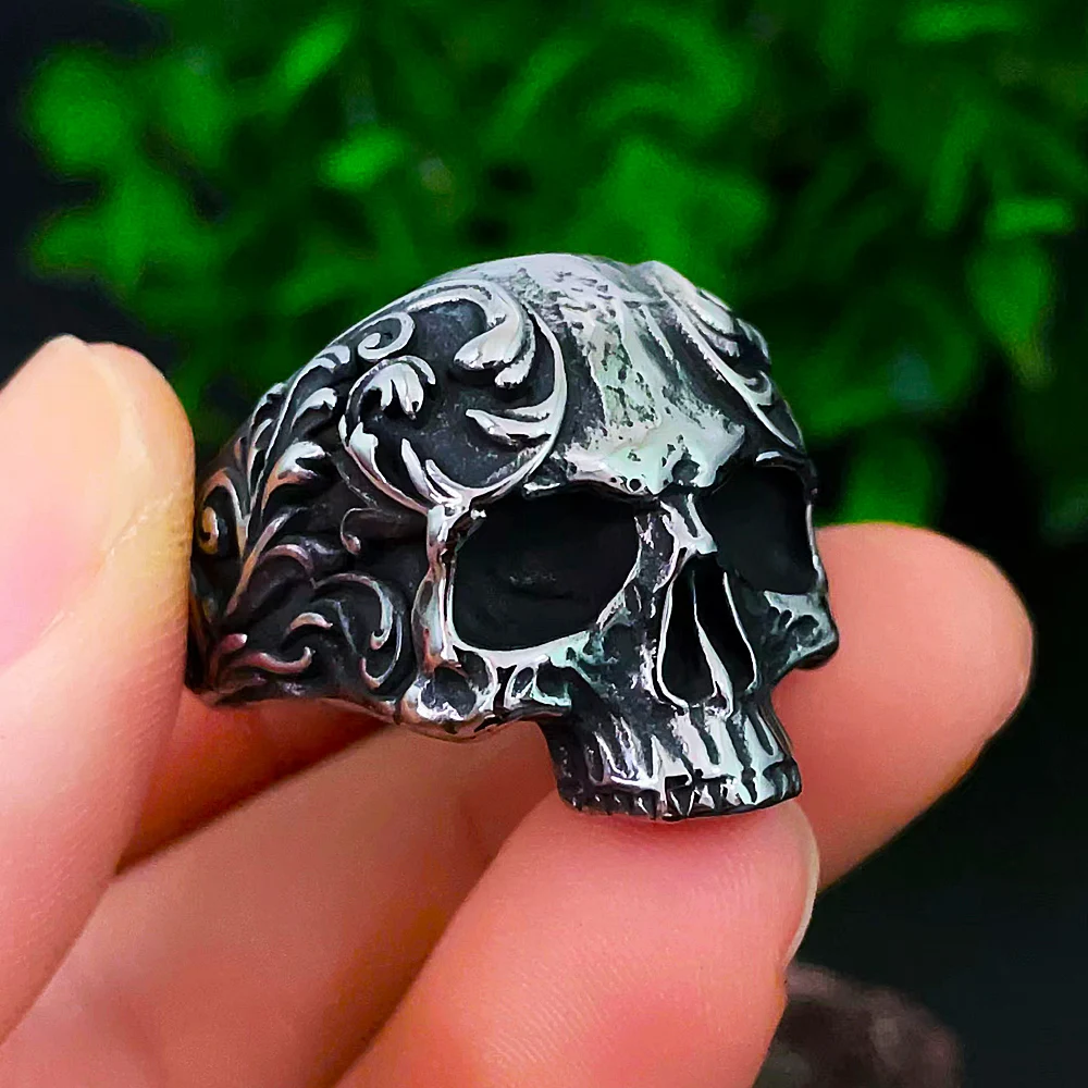 

Gothic Skull Ring for Men Fashion Vintage Skull Biker Ring Stainless Steel Punk Motorcycle Band Jewelry Gift Wholesale