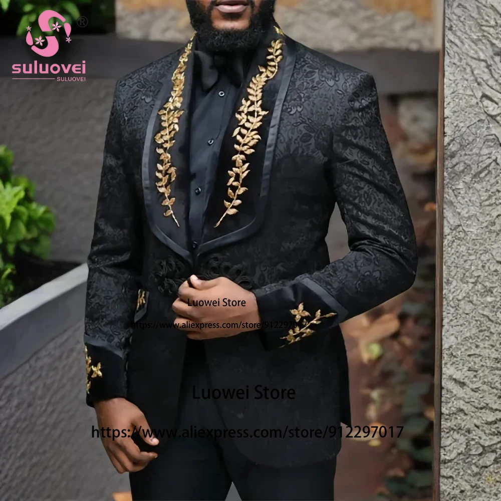 Роскошный цветочный смокинг с аппликацией