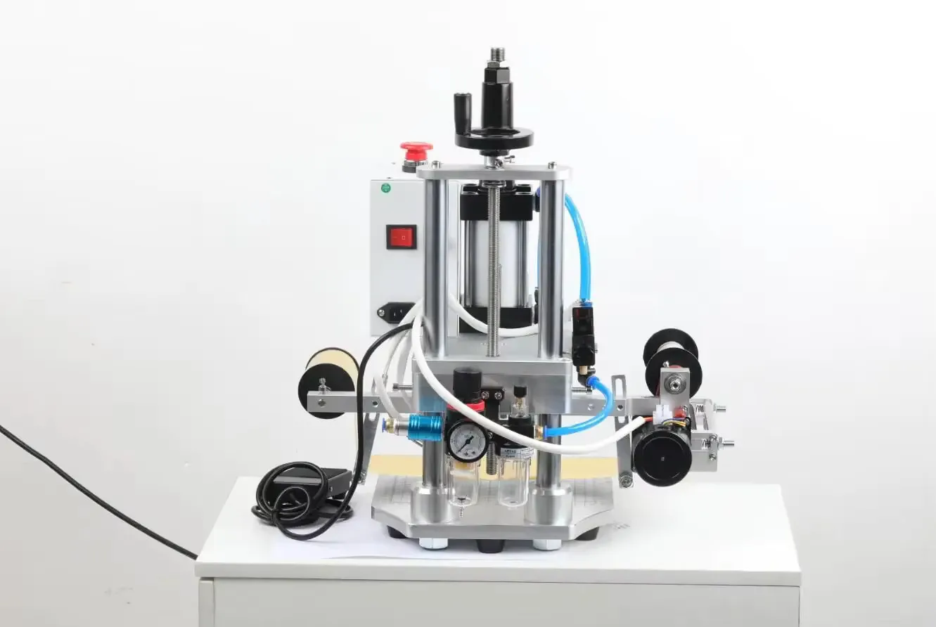 Производитель кожи Eming Специальная пневматическая горячая тиснение фольгой Hine