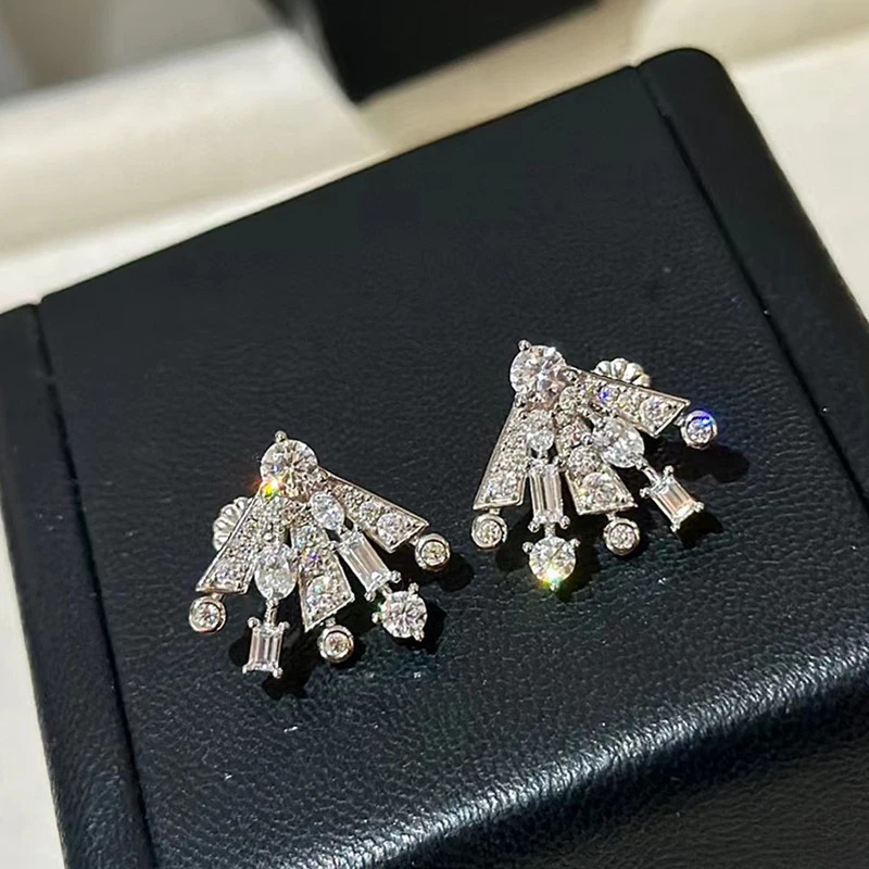 Серьги-гвоздики FLZX из серебра 925 с цирконами