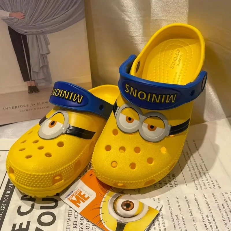 Сандалии Стюарт Дейв с аниме миньонами и дырками Нескользящие легкие тапочки для