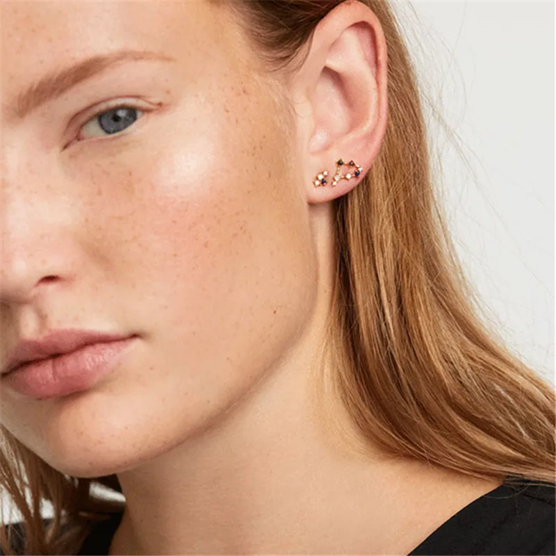 Женские серьги-гвоздики серебряного цвета 12 видов |