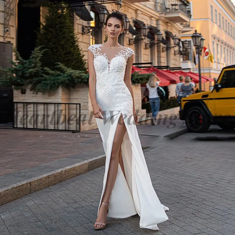 

Morden Cap Sleeve Wedding Dress for Women 2023 with Court Train Zipper Back Applique and Sexy Side Split Robe De Mariee