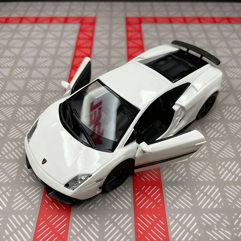 Фото 1/36 Lamborghini Gallardo, классическая модель спортивного автомобиля из сплава, литая под давлением металлическая гусеница, гоночный автомобиль, модель автомобиля, имитация детской игрушки в подарок №1