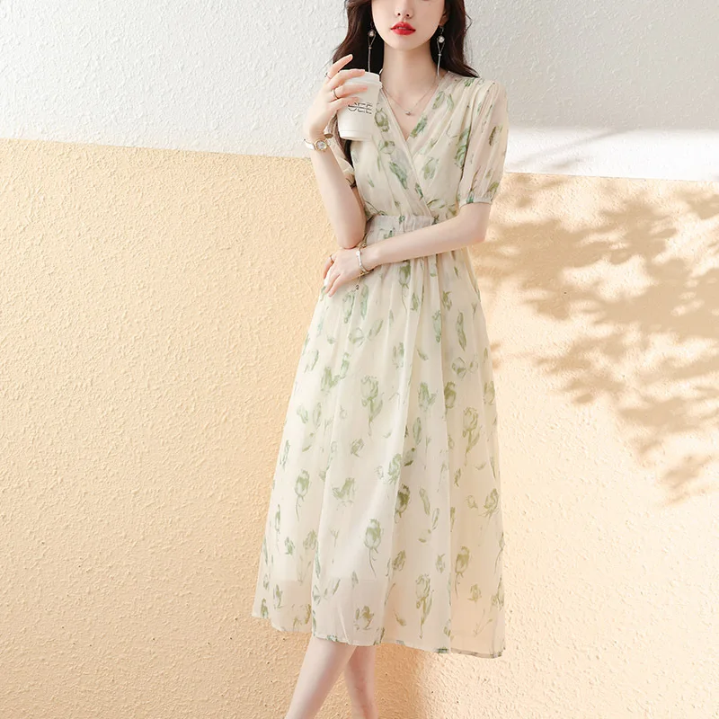 

2023 Summer Tea Break French Platycodon Fragmented Flower Dress New Chiffon V-Neck Waist Sweetheart Long Dress