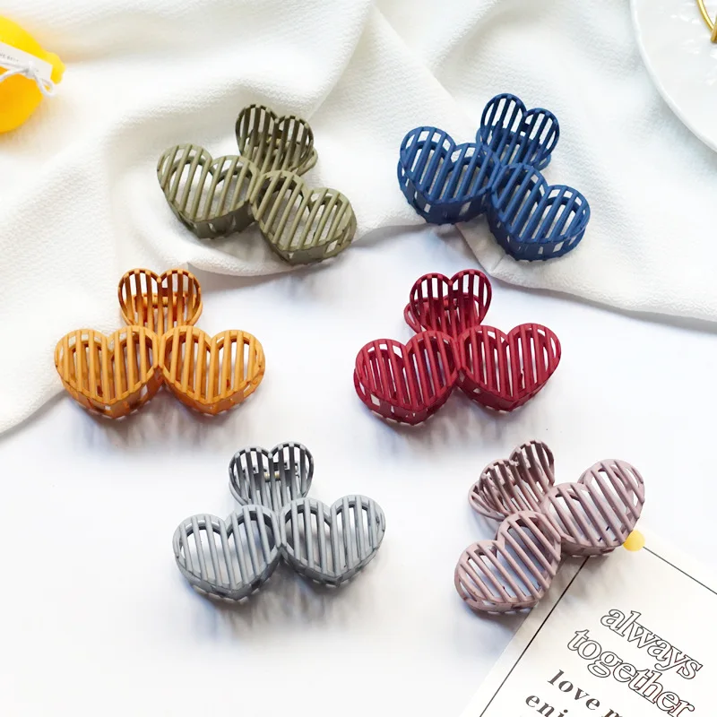 

Новинка модная матовая акриловая однотонная заколка для волос с геометрическим рисунком любви заколка для волос для женщин и девочек Аксес...