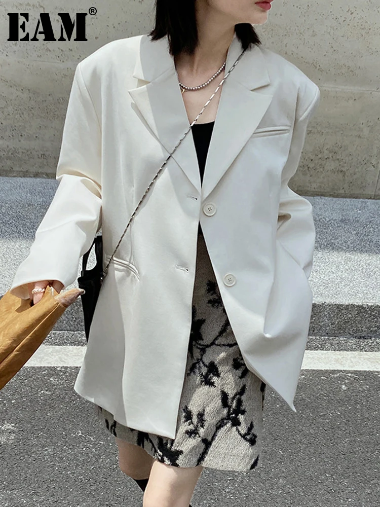 

[EAM] женский белый плиссированный Повседневный Блейзер большого размера, новая свободная куртка с отворотом и длинным рукавом, модная демисезонная 2023 1DF6687