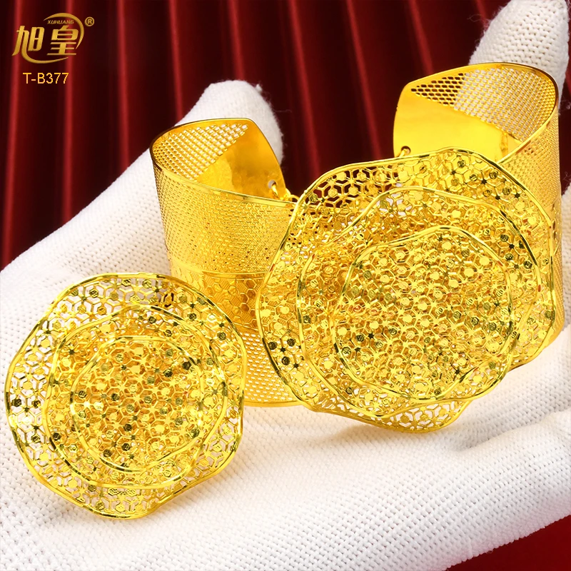 Купи XUHUANG Dubai Wedding Luxury Bangles With Ring African Banquet Bracelet Plated Gold Jewelry Gift Arabic Charm Bangles Wholesale за 539 рублей в магазине AliExpress