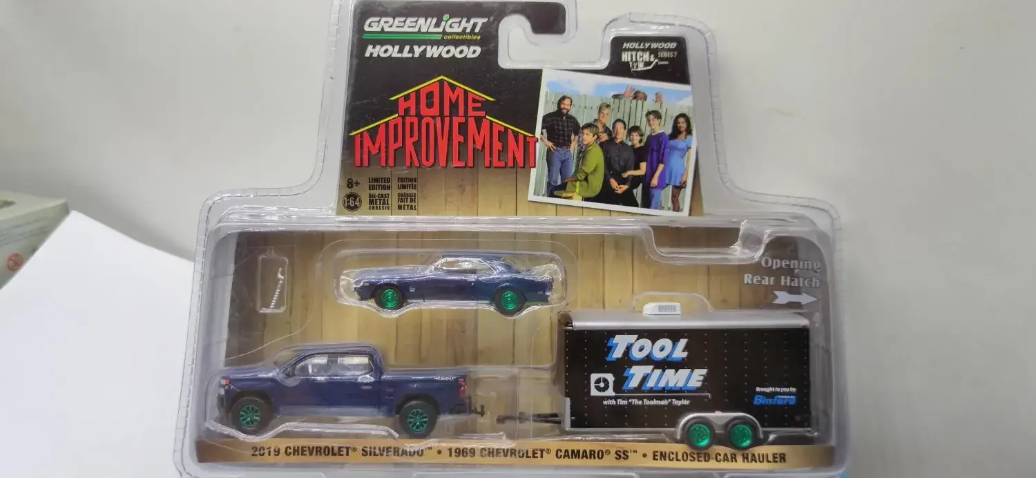 1:64 2019. Chevrolet SILVERADO&amp1969 CAMARO SS&ampClosed Trailer Green Edition Коллекция моделей автомобилей.