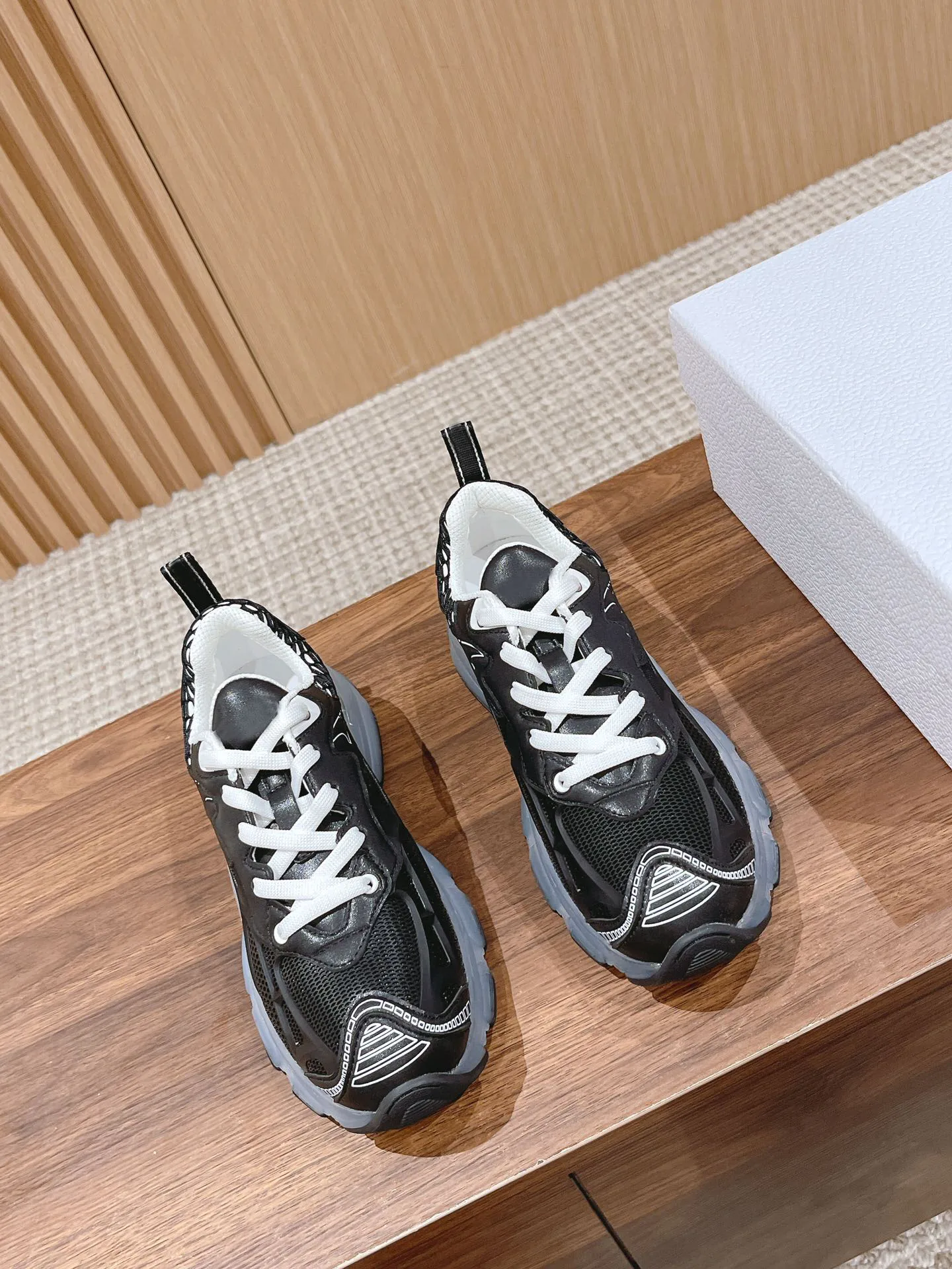 Women Shoes Paris Runway Sneakers Classic Mesh 3d Real Photos Brand Oeing 8882305112108