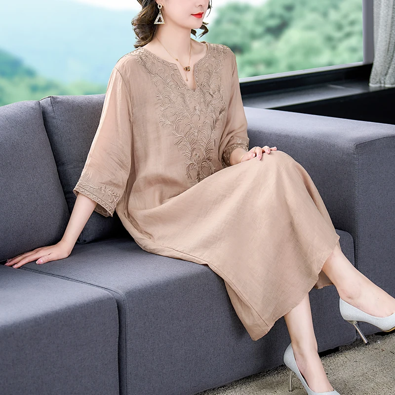 

2023 Spring And Summer New Style Embroidered French Short-Sleeved Dress Women's V-Neck Loose Slim Mid-Length Skirt